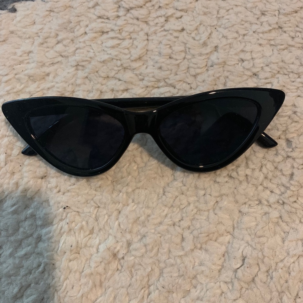 Black cat eye sunglasses